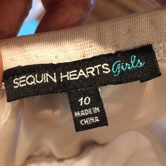 GORGEOUS SEQUIN HEARTS 💕 DRESS - Picture 8 of 8